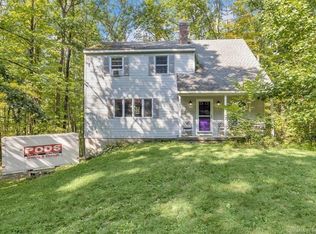 101 Oakdale Ave, Winsted, CT 06098