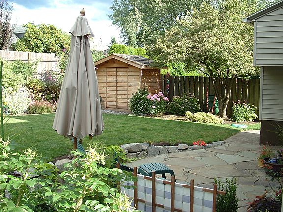 east facing yard perfect for summer days