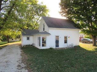 108 Cascade St SW, Hopkinton, IA 52237