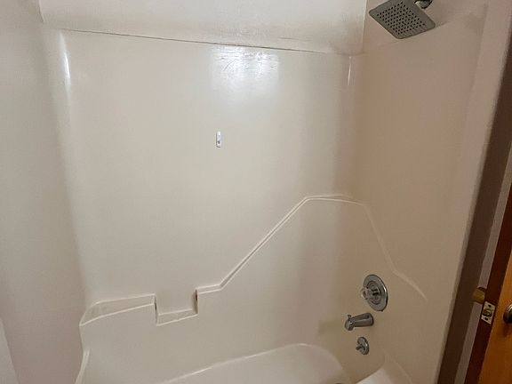 5th image of 6107 Grandview Dr APT 14