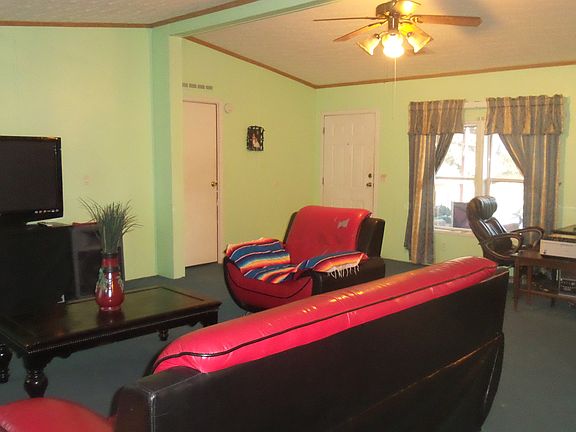 3rd image of 815 County Road 161