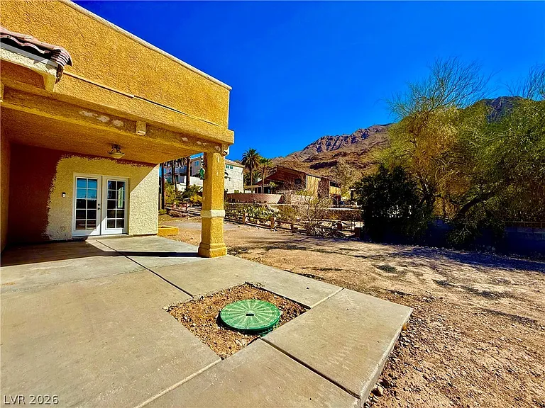764 Benedict Dr — Photo 2