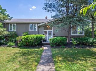 514 Forest Ave, Paramus, NJ 07652