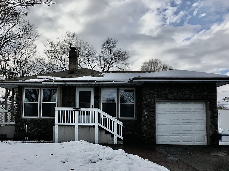 5617 N Elgin St — Photo 2