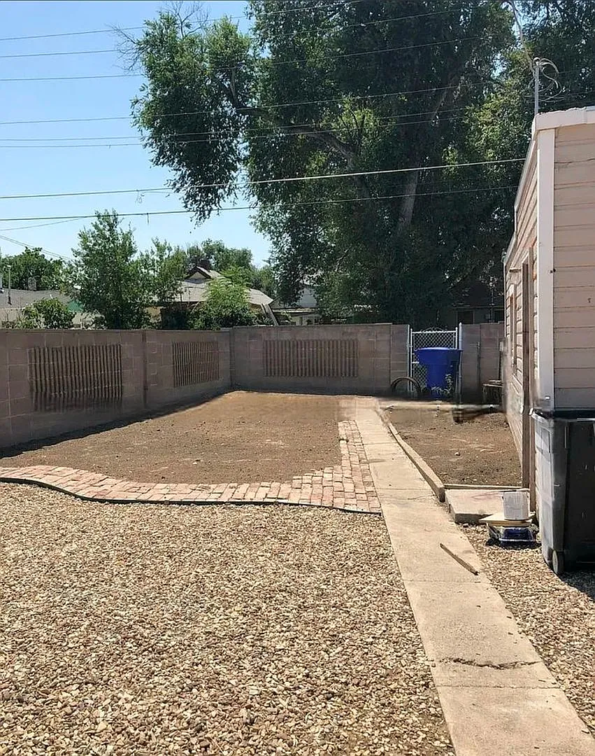 1411 E Orman Ave — Photo 2