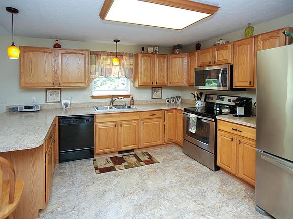 21221 12 mile road-103