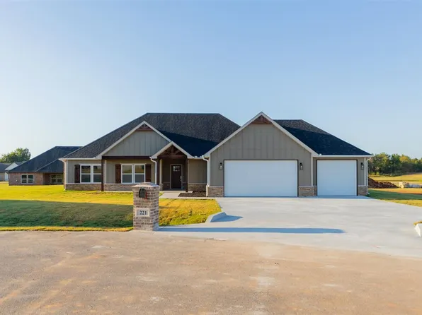 221 Stonebriar Ct, Stillwater, OK 74074