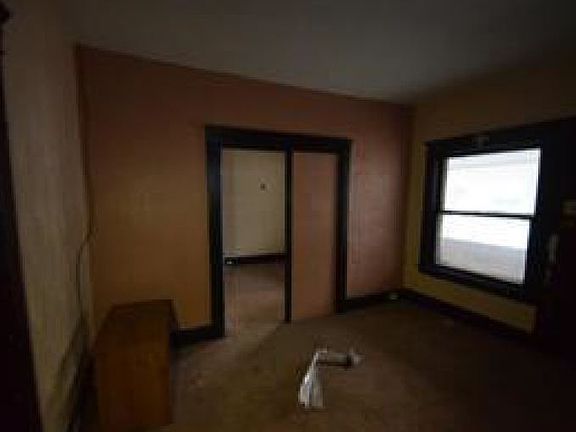 5th image of 2169 W 106th St