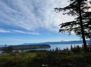 3075 Hales Passage Dr, Lummi Island, WA 98262