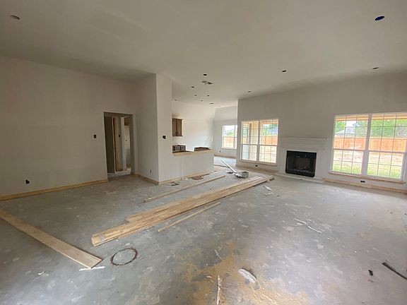 3rd image of 1929 Chesney Ln