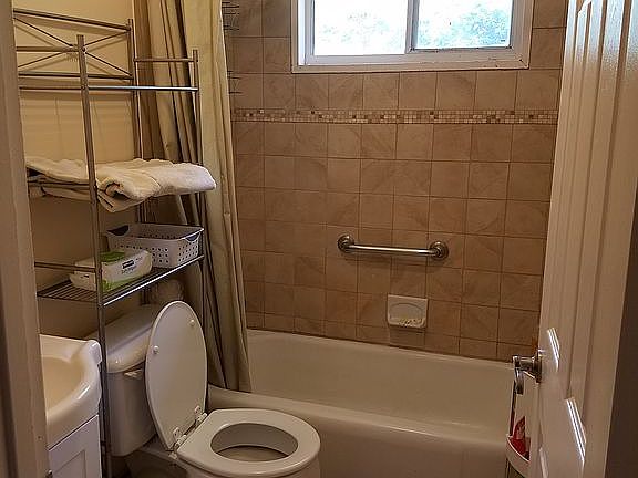 4th image of 1415 Tieman Dr