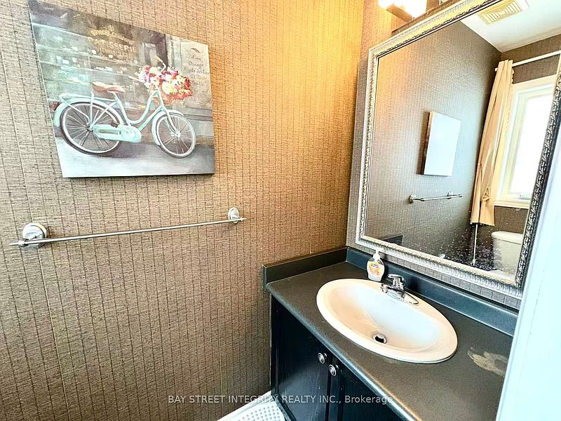 Richmond Hill Townhouse for rent - 4 Bedrooms — photo 10