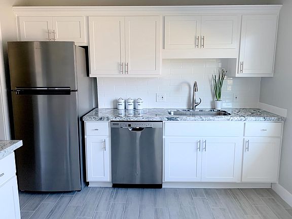 2nd image of 2549 E Clarendon Ave APT 1