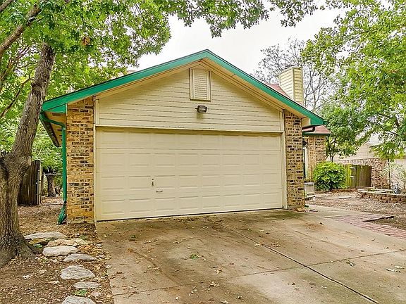 3rd image of 3112 Woodlark Dr