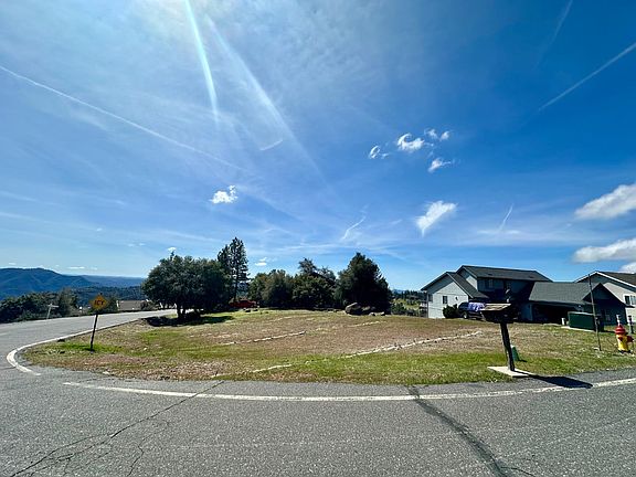 3rd image of 1146 Buckthorn Dr