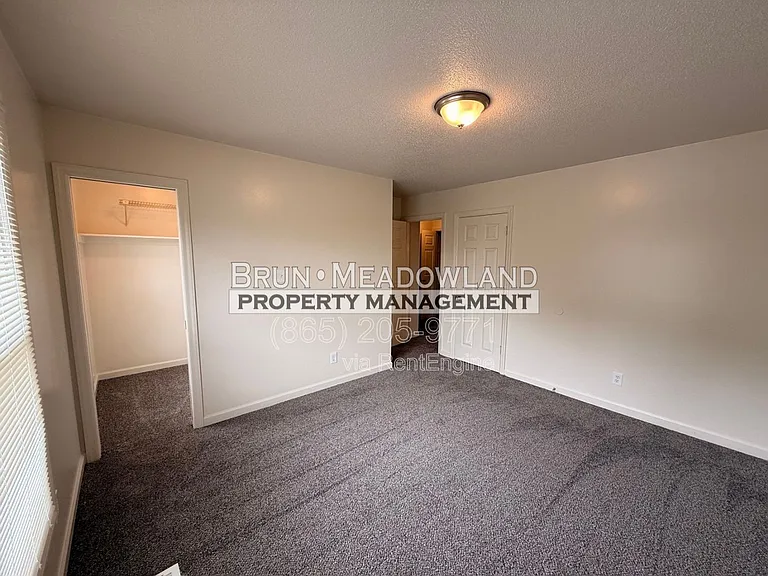 9116 Parktop Ln #B — Photo 33