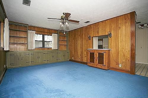 FAMILY ROOM W/ BUILT INS