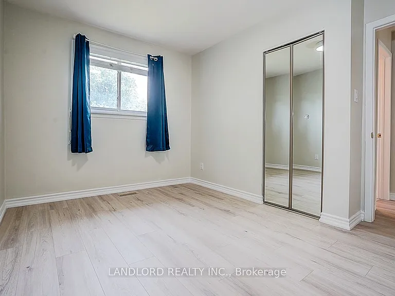 2294 Wyandotte Dr — Photo 29