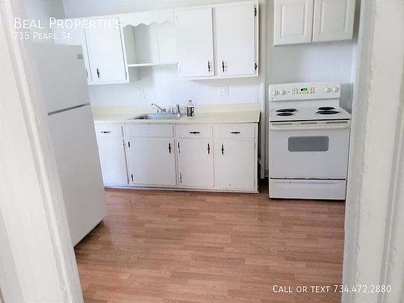 4th image of 715 Pearl St