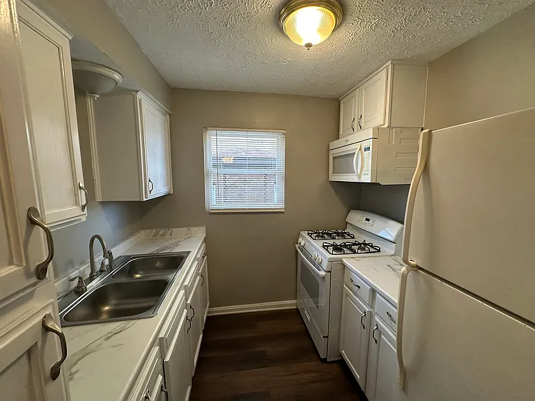 2911 Euclid Ave #2 — Photo 13