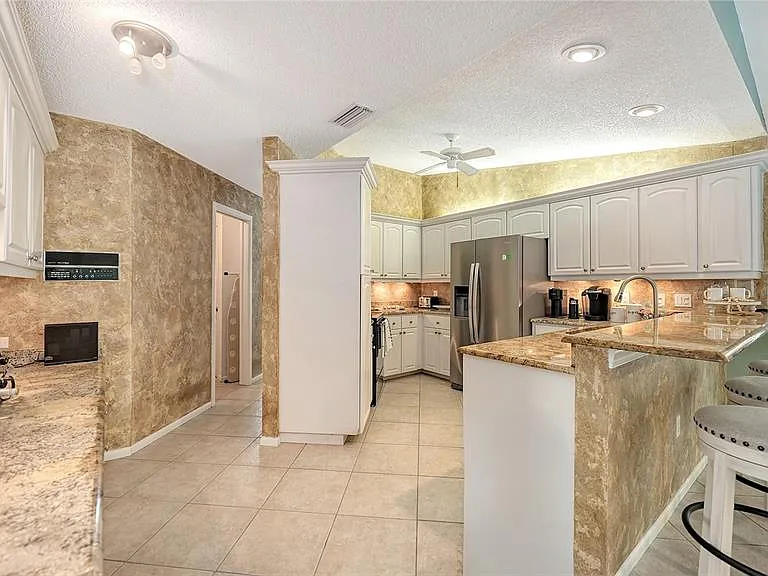 2246 Cork Oak St W — Photo 20