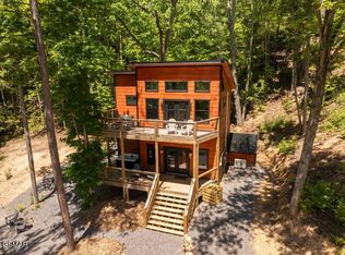 2672 Sulpher Springs Rd, Sevierville, TN 37862