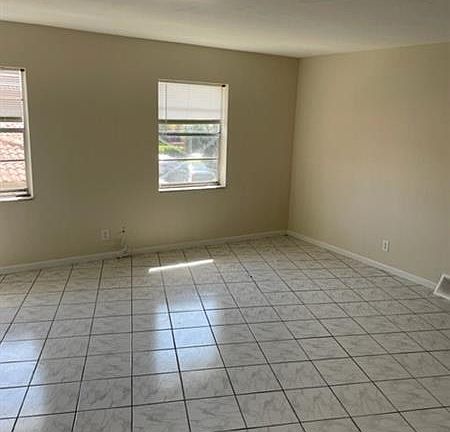 5th image of 8502 NW 35th St #6