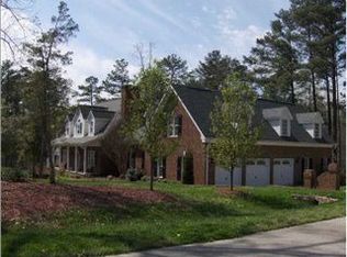 2901 Deer Manor Rd, Raleigh, NC 27616