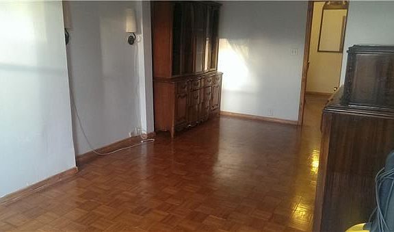 4th image of 576A Morgan Ave APT 2