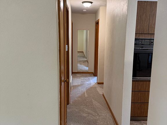 5th image of 250 Lois Dr