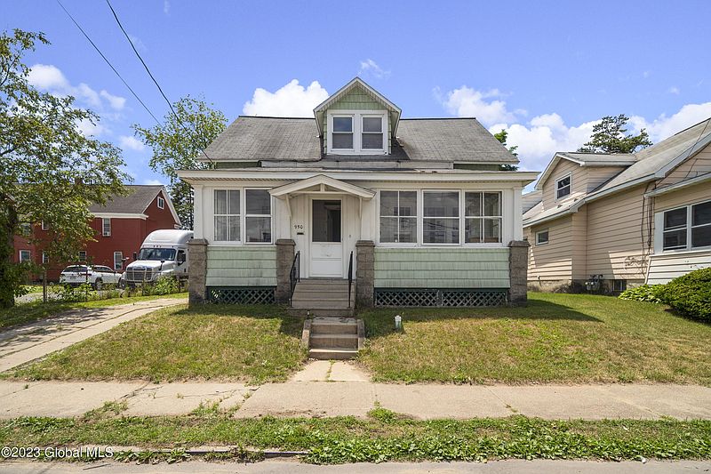 3rd image of 950 Harrison Avenue