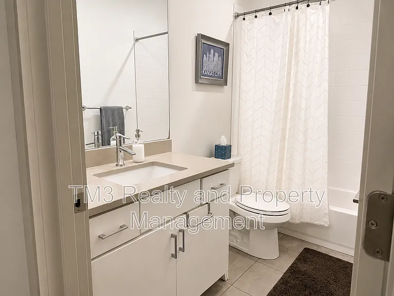 2436 Forest Ave — Photo 46
