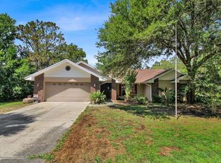 9416 McIntosh Rd, Dover, FL 33527