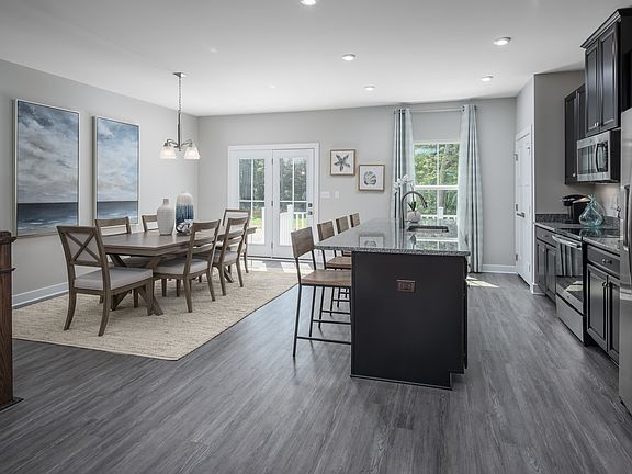 Mendelssohn Rear Entry Garage