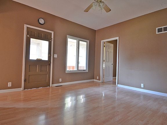 5th image of 204 W Larue St