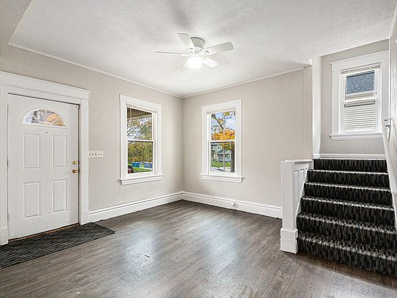 4th image of 835 Bates St SE