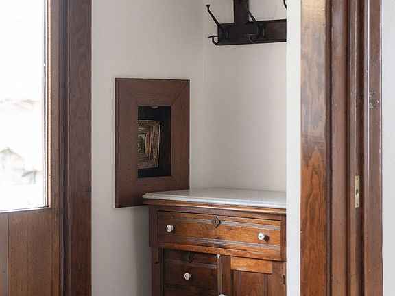 5th image of 807 SE 28th Ave