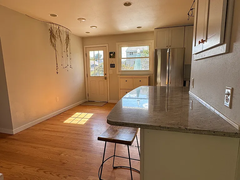 250 Madison St — Photo 4