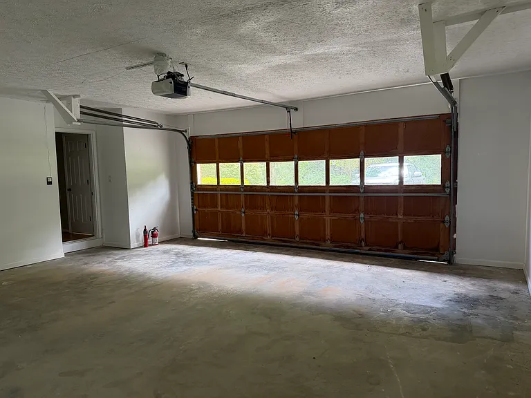 175 Highland Cir — Photo 37