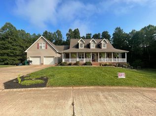 18 Sylvester Dr, Winfield, WV 25213