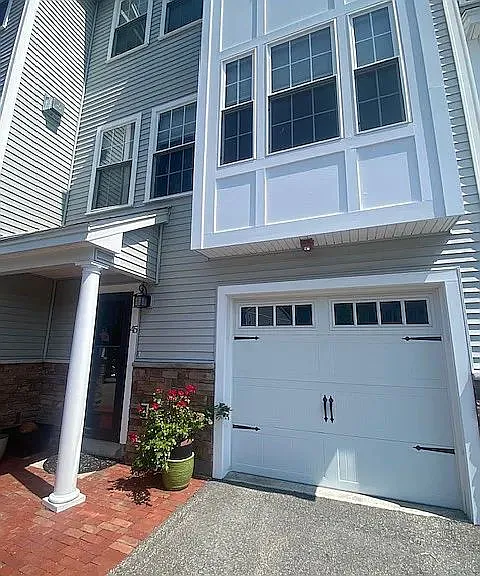 45 Acadia Ln
