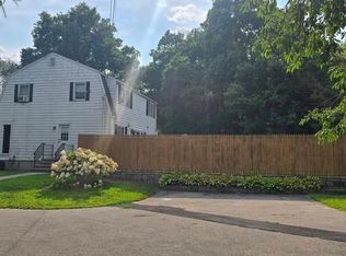 107 Church St, Bradford, RI 02808