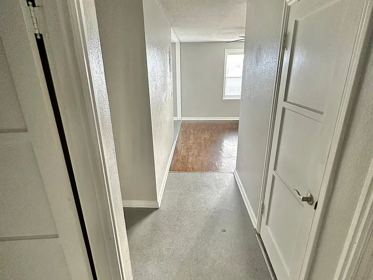 108 N 4th Ave #6 — Photo 3