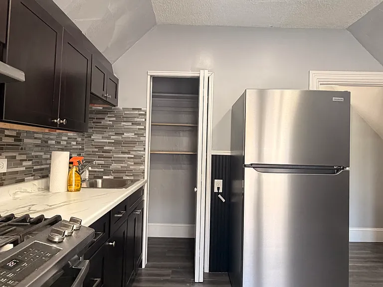 174 Potters Ave #2 — Photo 6
