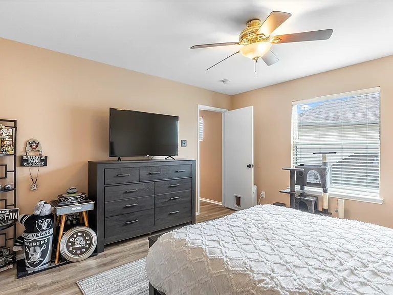 1403 Romo Plz — Photo 22