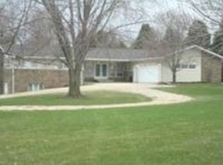 19165 X Ave, Hudson, IA 50643