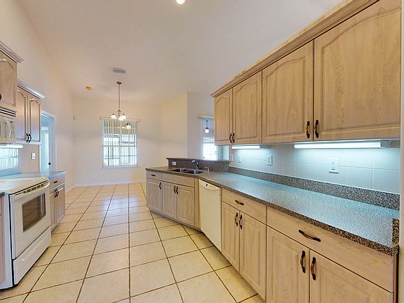 5th image of 1848 Laredo Dr