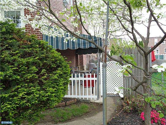 4th image of 4211 Sheffield Ave