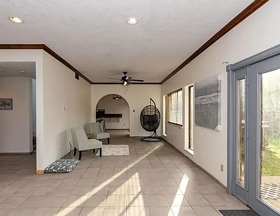 4th image of 6770 Lexington Dr