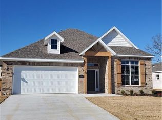 3000 S 21st St, Rogers, AR 72758